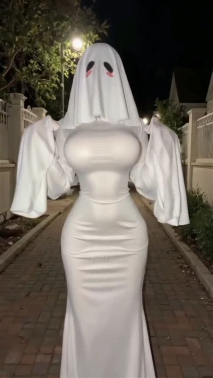 Discover Unleashing the Curves: Alluring Cosplay BBW Photography